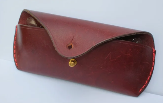 Glasses case angled